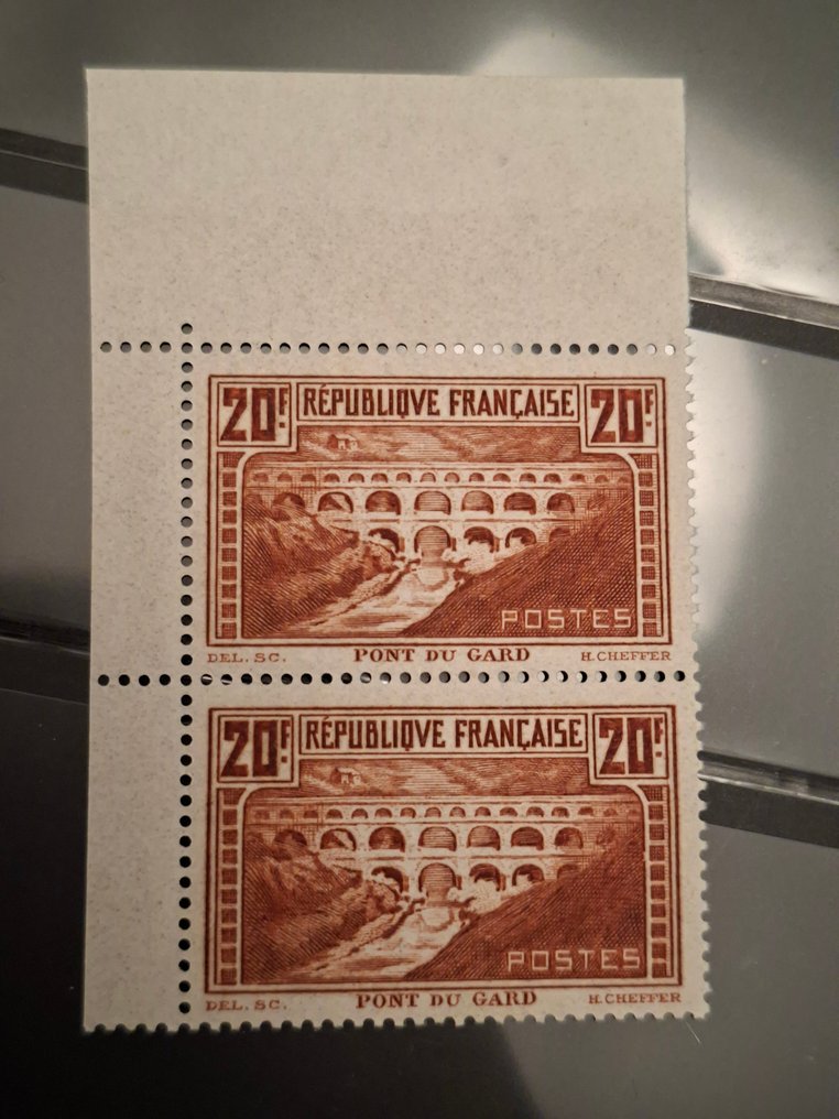 France 1929 - Rare block of 2 Pont du Gard, No. 262, types IIA and IIB, in mint condition, BDF certificate La #1.0