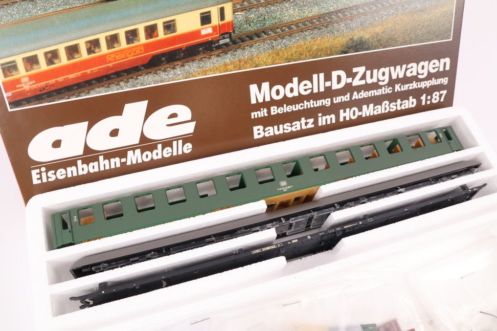 ADE H0 - 300104/9 - Model train passenger carriage (1) - Express train carriage, 2nd class, type Büm233 - DB #4.3