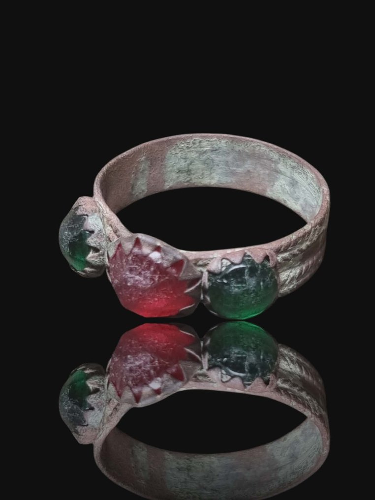Μετα-μεσαιωνική Μπρούντζος, Nice Triple Stone Δαχτυλίδι  (χωρίς τιμή ασφαλείας) #1.0