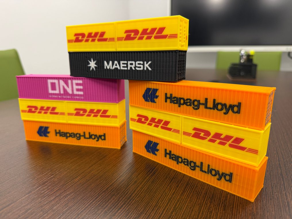Custom 3D printed H0 - Model train scenery (11) - 3D printed models of maritime containers with painted logos. - ONE, MAERSK, DHL, HAPAG-LLOYD #2.1