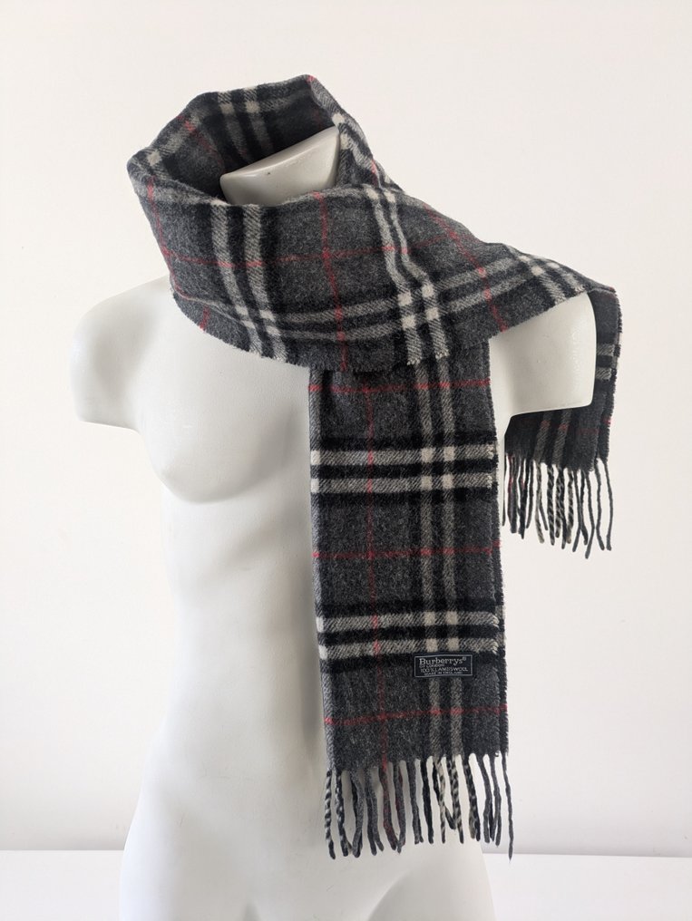 Burberrys - Eșarfă #2.1
