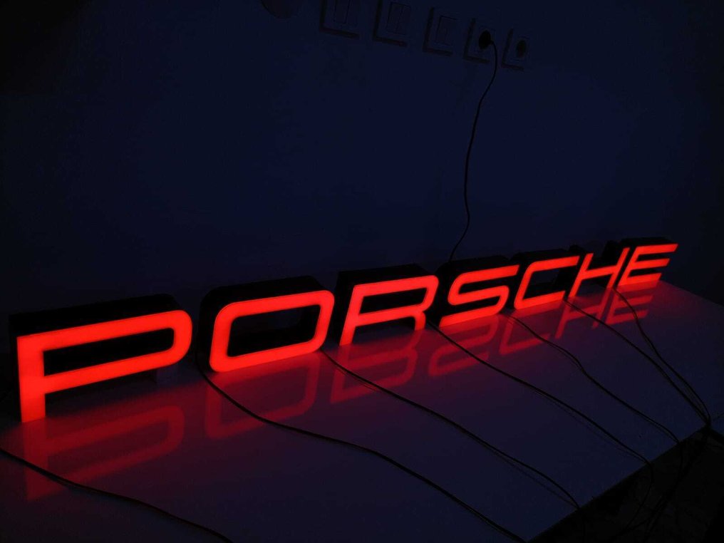 Insegna luminosa (7) - Metallo, Plexiglass #2.1