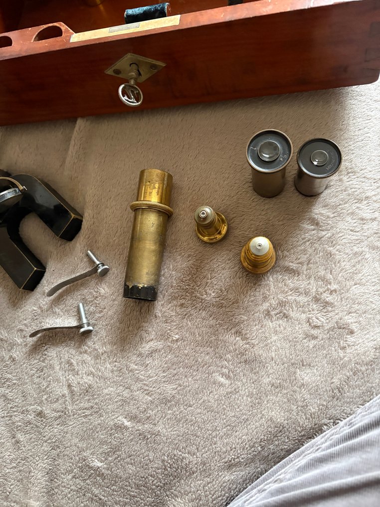 Microscope optique composé monoculaire - 1900-2000 - Europe - Onbekend #3.2