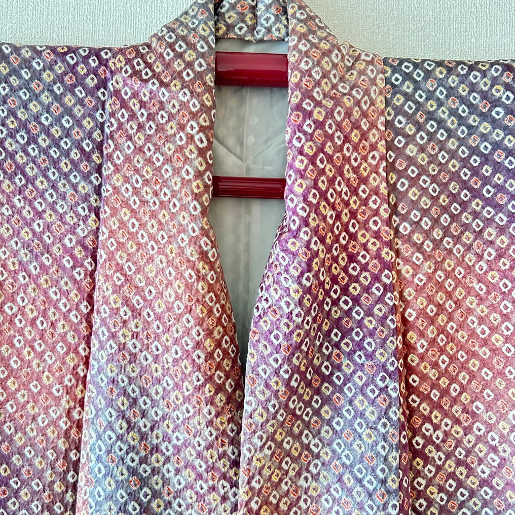 全绞染小纹，图案为朦胧的鹿纹，采用渐变染色工艺，纯丝绸 - 真丝 - 日本 - Heisei period (1989-present) #1.0