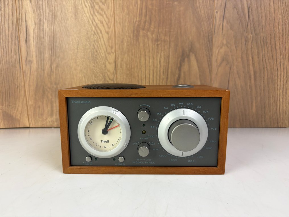 Tivoli Audio by Henry Kloss & Tom DeVesto - Model Three Radio #1.0