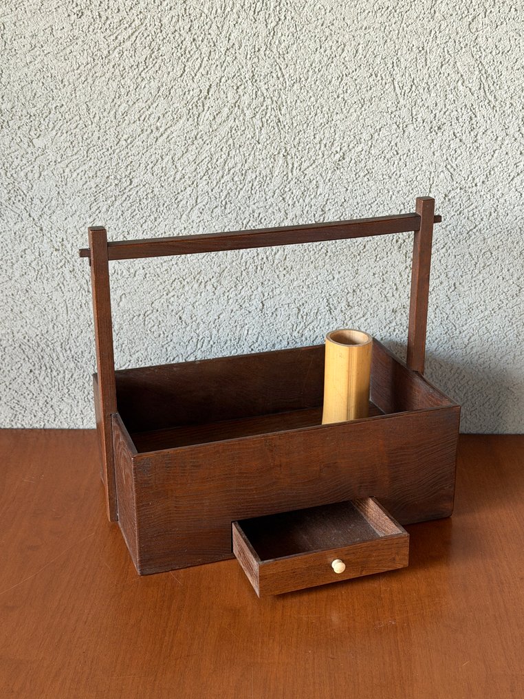 Kasten - Holzkiste zum Tragen mit einfachem, funktionalem Design. - Holz #3.2