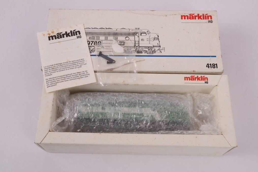 Märklin H0轨 - 4181 - 柴油内燃机车 (1) - F7 B-unit 无驱动 - Burlington Northern #3.2