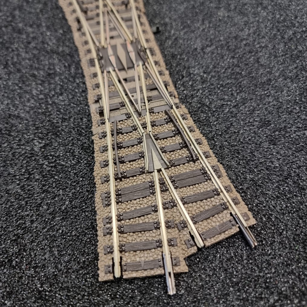 Fleischmann H0 - 6165R - Model train rail set (1) - English switch Profi rails #1.0