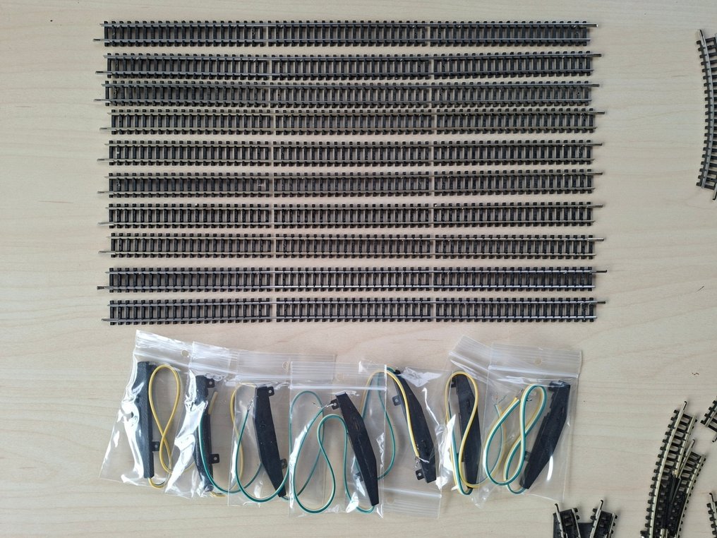 Minitrix N - 4900 serie - Binari di modellini di treni (80) - Assortimento di scambi e rotaie elettriche #2.1