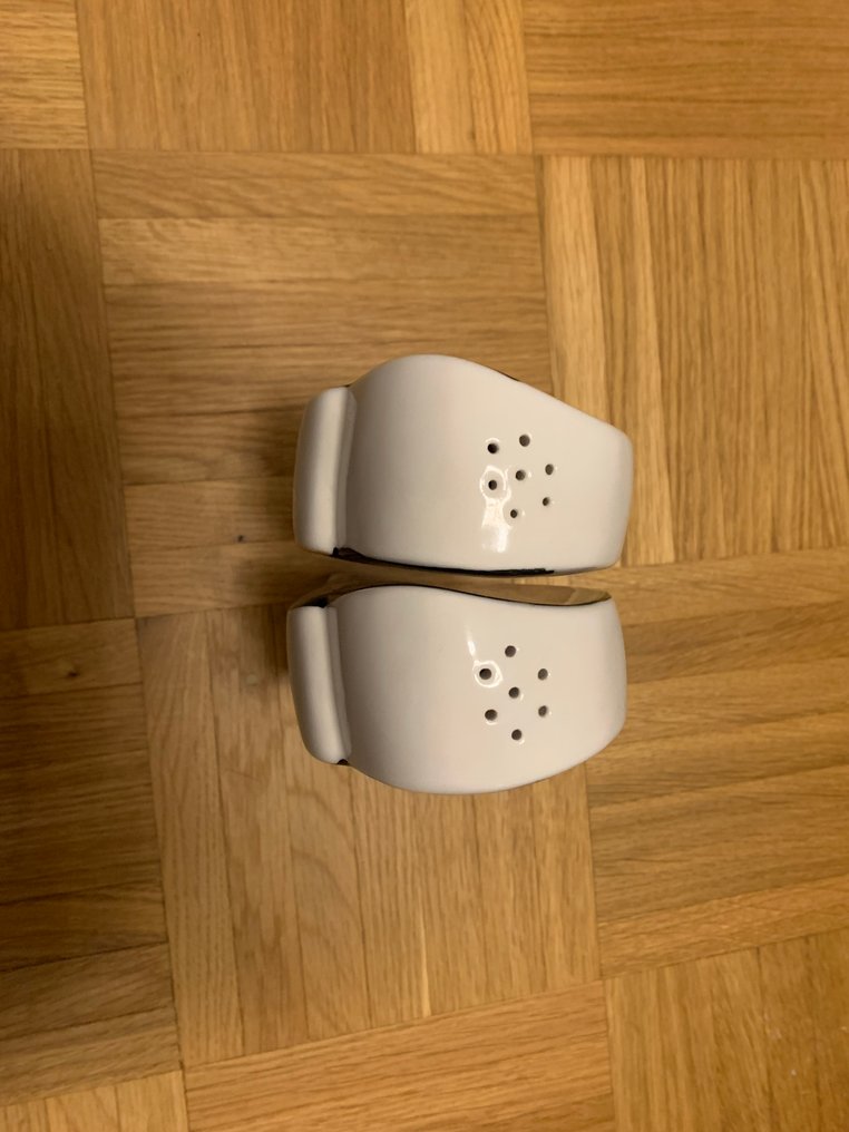 雕塑, Ausdrucksstarken, abstrakten Gesichtern im Stil der modernen Kunst. - 15 cm - 陶瓷 #2.1