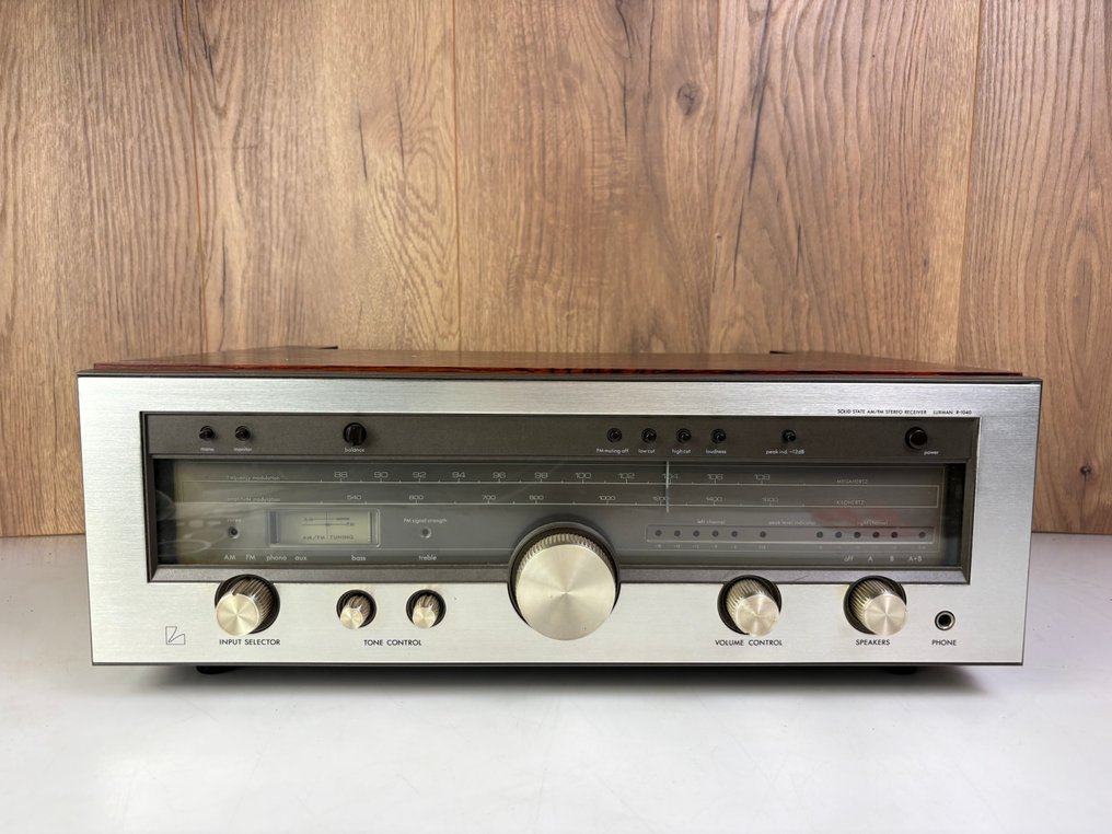Luxman - R-1040 Solid state stereo receiver #1.0