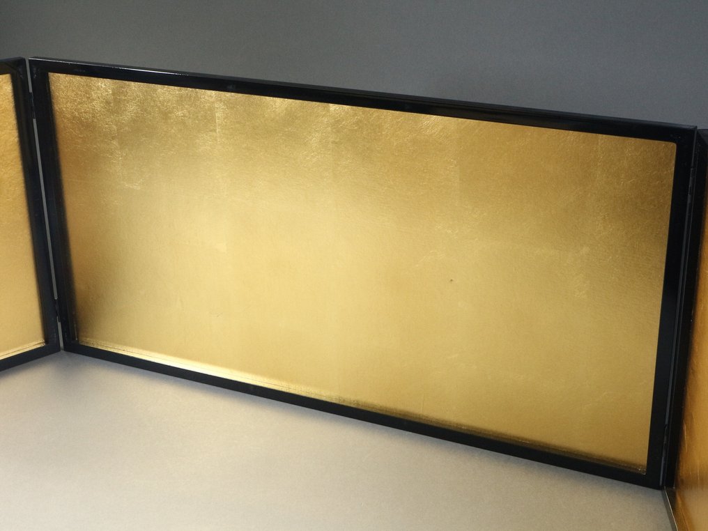 Αναδιπλούμενο πάνελ Byōbu - Τρίπτυχος πίνακας με χρυσό φύλλο Kanazawa και πλαίσιο από μαύρη λακ - Ιαπωνία  (χωρίς τιμή ασφαλείας) #1.0
