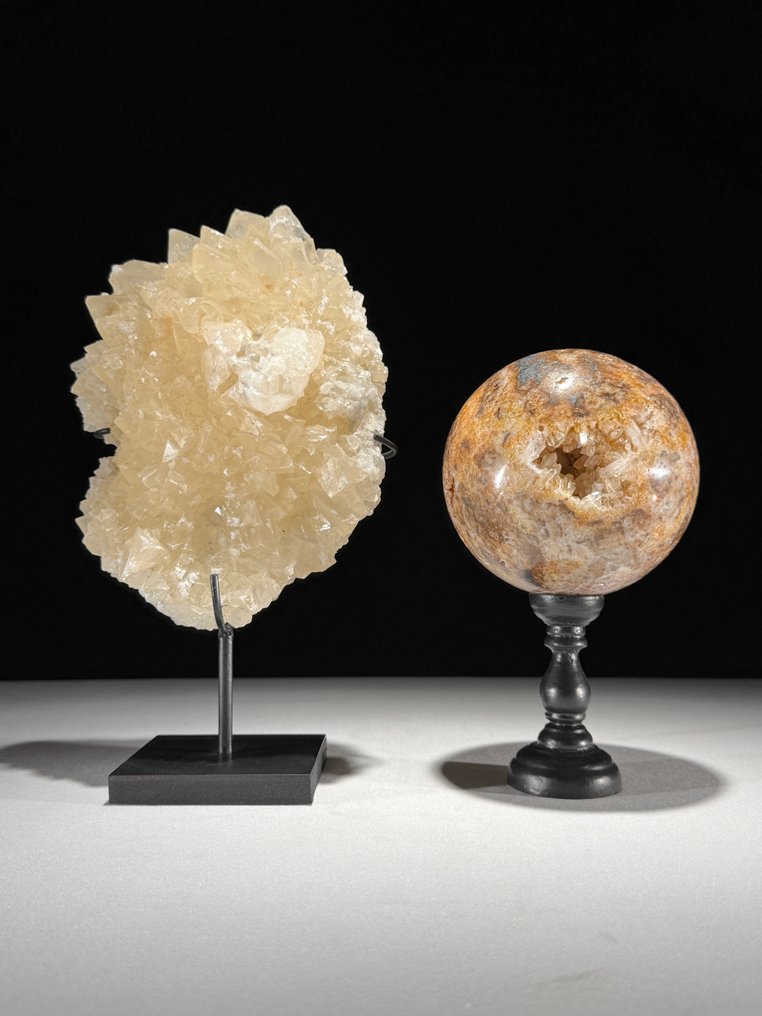 Χωρίς ελάχιστη τιμή - Όμορφο ζεύγος από Cube Calcite και Crystal Quartz Συσσωμάτωμα φλοιού και σφαίρα σε προσαρμοσμένη βάση.- 4500 g #1.0