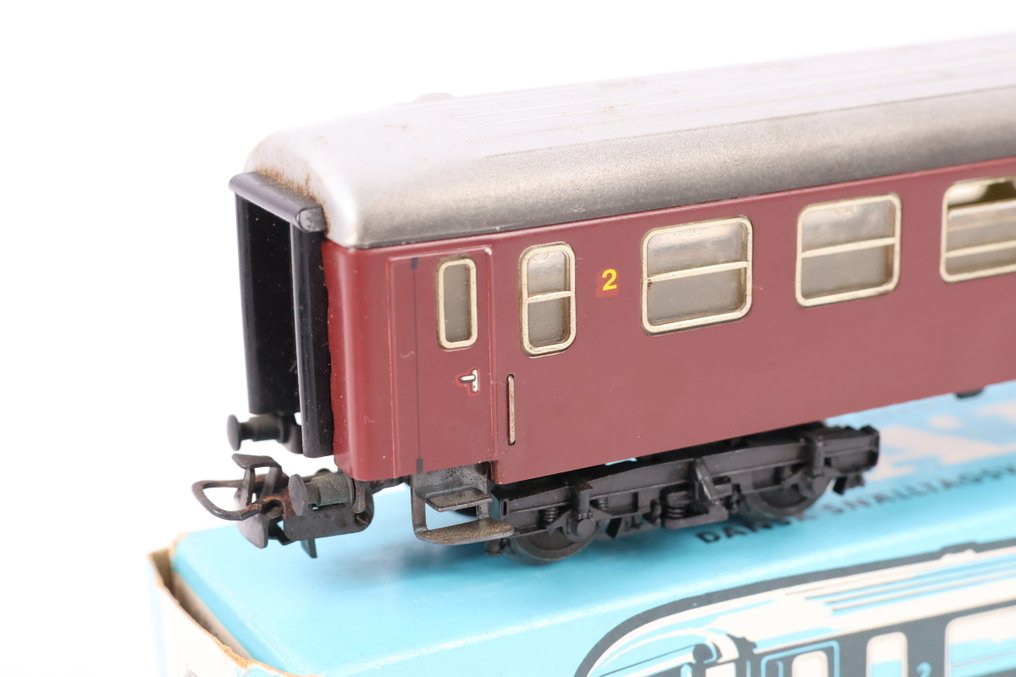 Märklin H0轨 - 4045 - 模型火车客运车厢 (1) - 二等车厢，深红色 - DSB #3.2