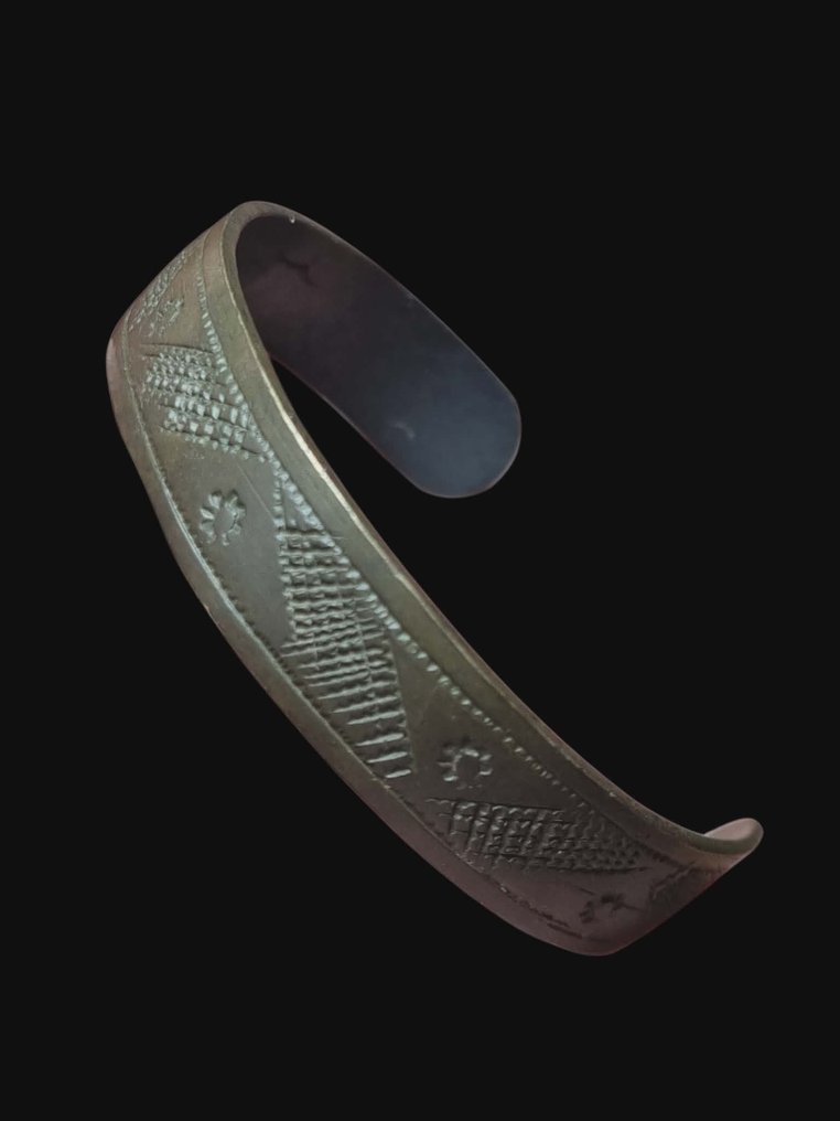 Middeleeuwen, kruisvaardersperiode Brons, Stunning Decoration Armband (Zonder minimumprijs) #1.0