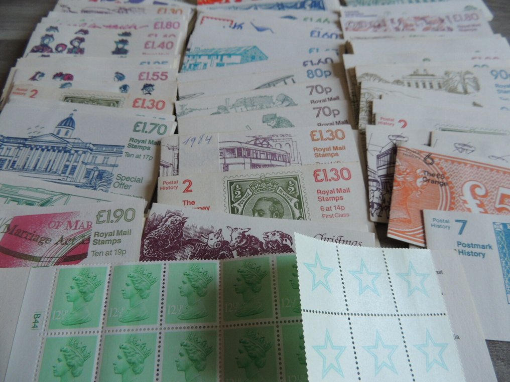 英国  - 精选/一批 1980 年代的 100 本 QEII 型 Machin 笔记本 #1.0