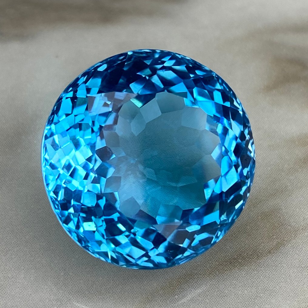 χωρίς τιμή ασφαλείας Μπλε Τοπάζιο  - 39.91 ct - Διεθνής Ένωση Έγχρωμων Πολύτιμων Λίθων (ICA GemLab) - Πολύ καλό Swiss Blue #2.1