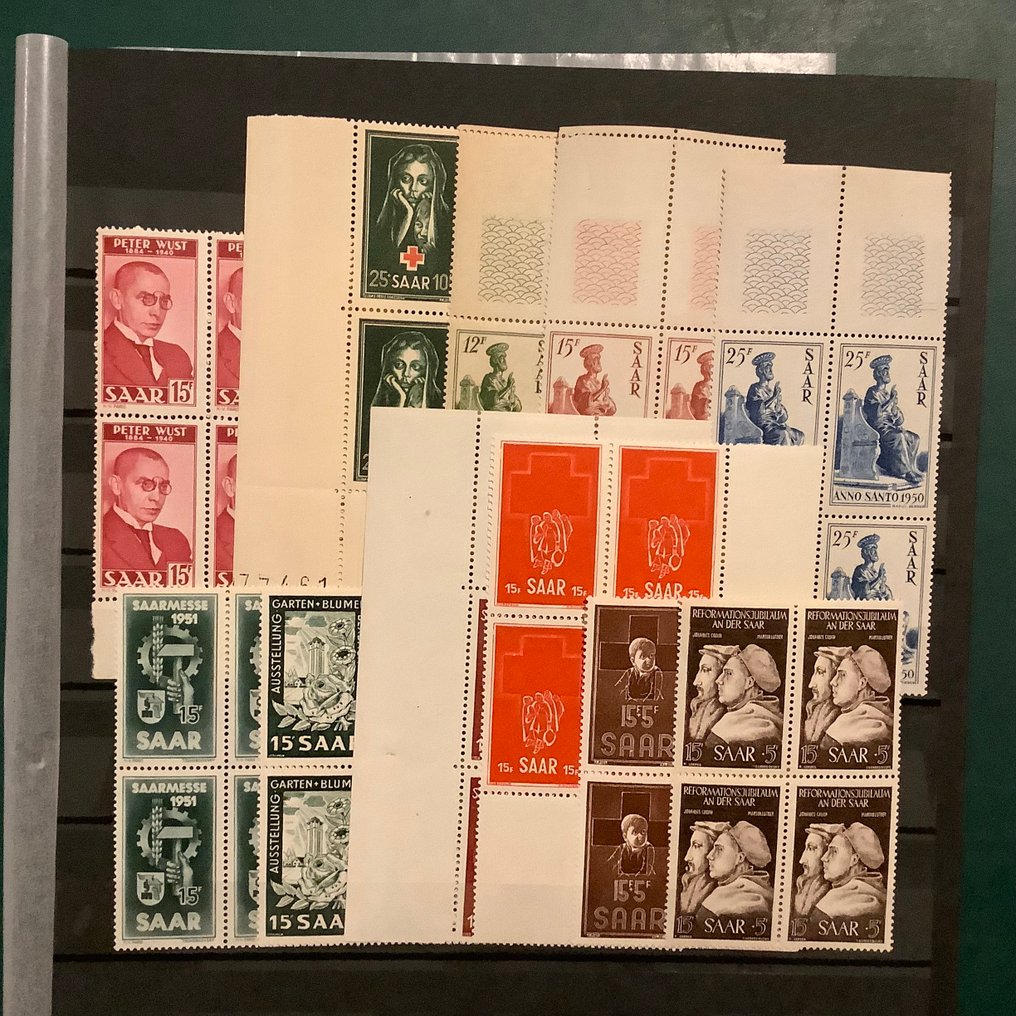 Saarland 1950/1954 - Total emissions in a block of four. - Michel 290, 293/295, 304, 306/308, 317/318 en 350 #1.0