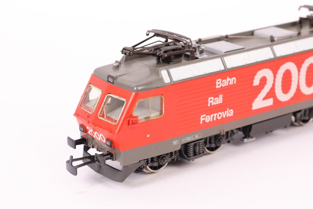 Märklin H0 - 3330 - Ηλεκτροκίνητη ατμομηχανή (1) - Re 4/4 '2000 Bahn Rail Ferrovia' - SBB #3.2