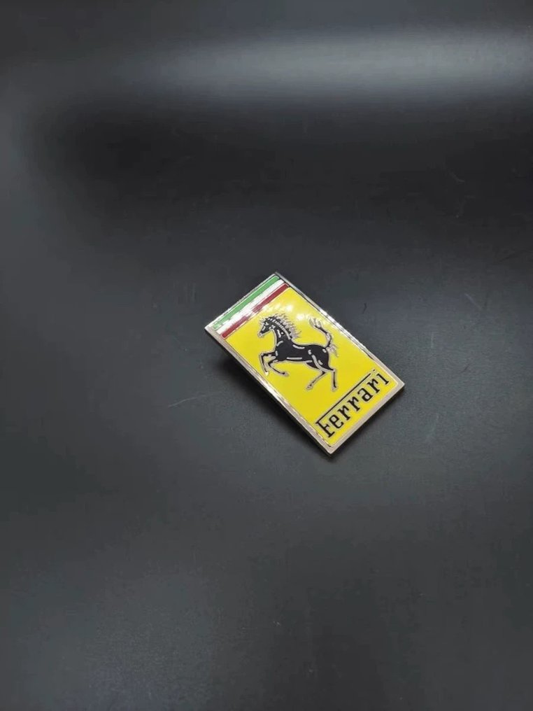 Σήμα αυτοκινήτου (1) - Ferrari - Ferrari badge #1.0