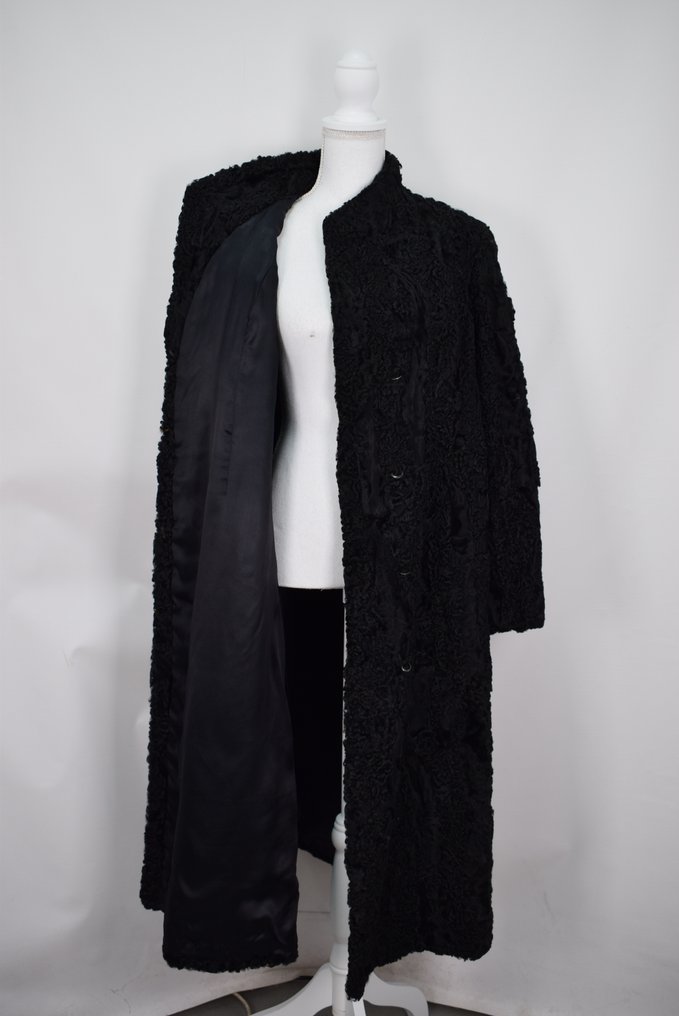 Artisan Furrier - Manteau de fourrure #3.2