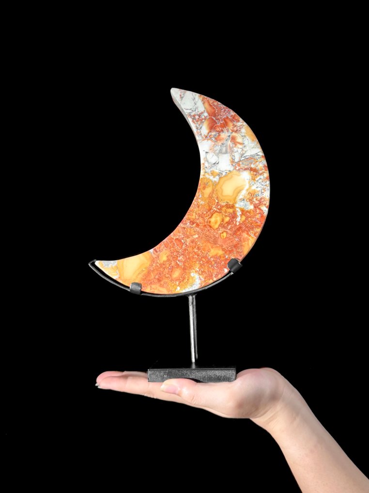 无最低价 - 精美的粗糙红色碧玺 新月形，配有定制支架 - 高度: 28.5 cm - 宽度: 18 cm- 1800 g - (1) #1.0