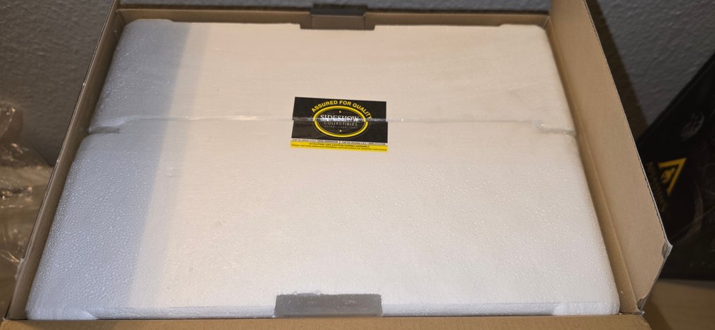 Sideshow Collectibles - Aliens - Alien Warrior Legendary Scale Bust - U.S. - Legendary Scale #3.2