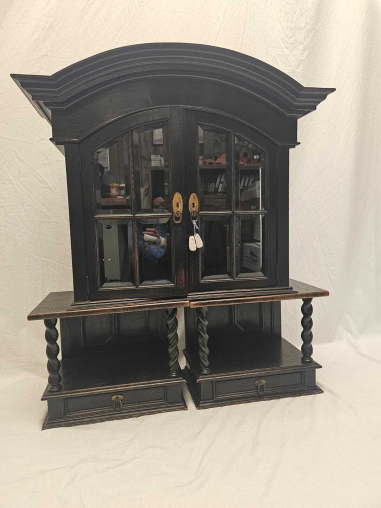 展示櫃 - 路易斯风格的陈列柜，配有旋转腿和稀有的支架 - 木 #1.0