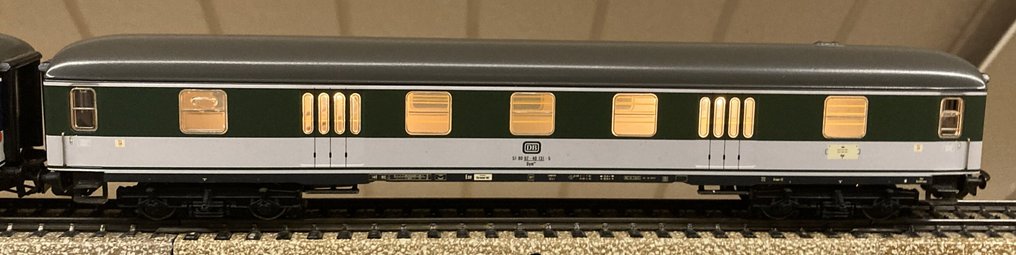 Märklin H0 - 40541 - Modellbahn-Personenwagenset (1) - 4 Personenwagen mit Beleuchtung - DB #4.3