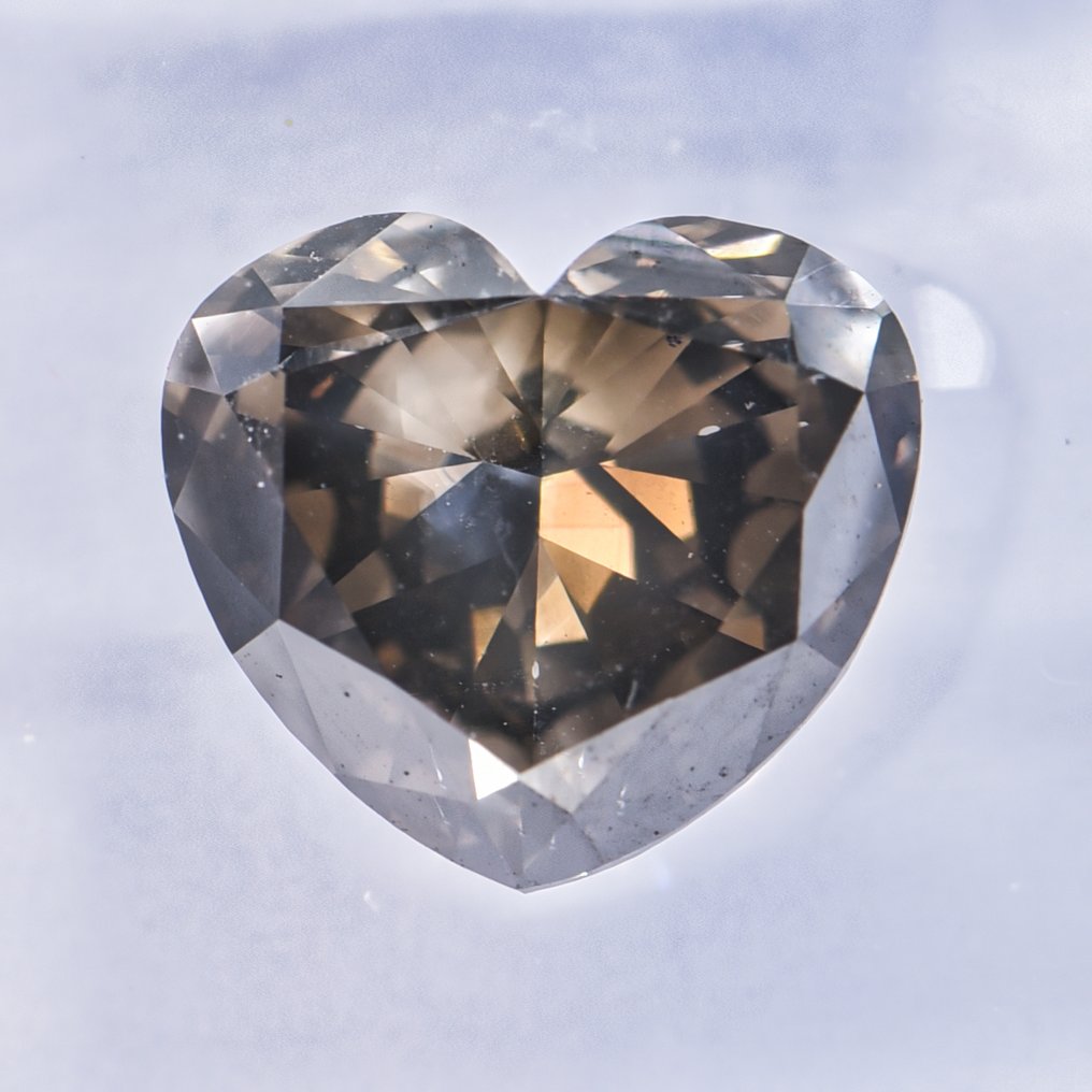 没有保留价 - 1 pcs 钻石  (天然色彩的)  - 2.69 ct - 心形 - Fancy dark 稍帶綠色的, 黄色 棕色 - SI1 微内含一级 - 国际宝石研究院（IGI） - VG #1.0