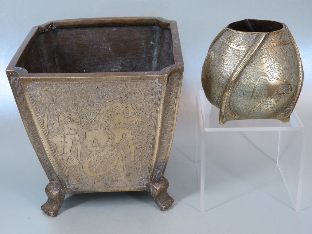 Bloempot met o.a. paard, olifant & verschillende Wajang figuren - Γλάστρα (2) - Ορείχαλκος #2.1