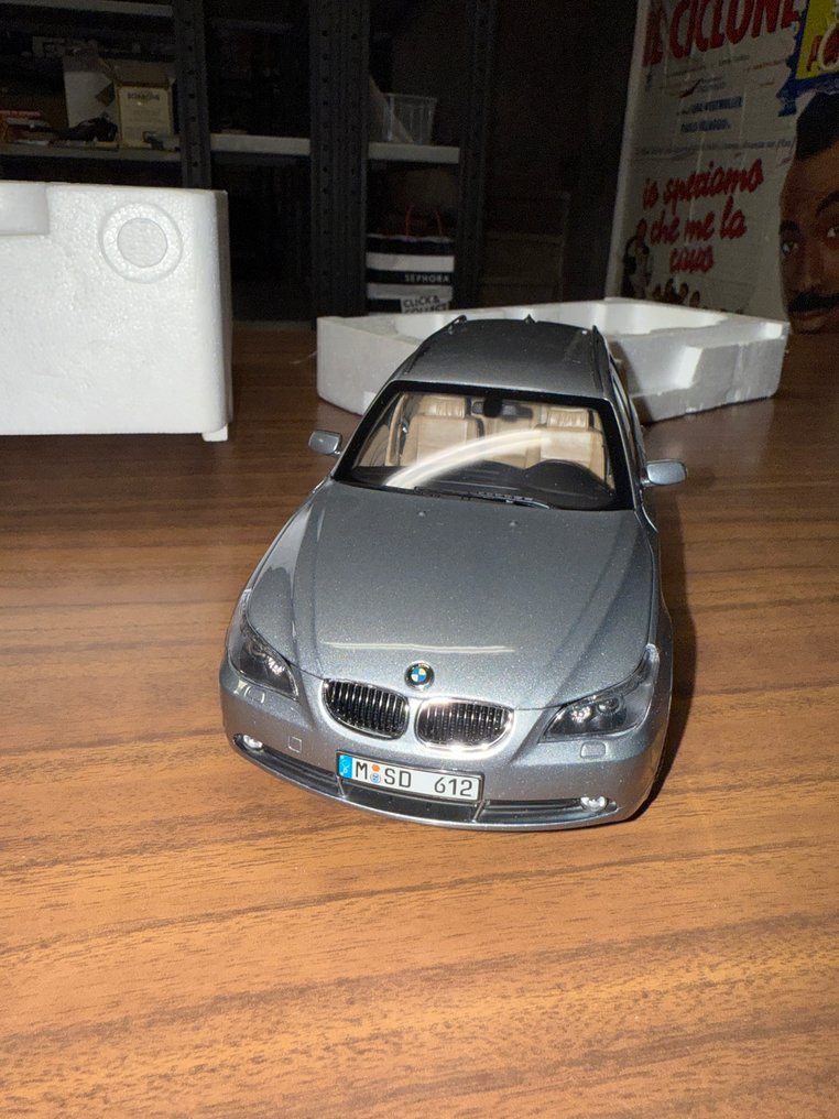 Kyosho 1:18 - 模型轎車 - BMW 545i Touring (E61) - Serie 5 #3.2