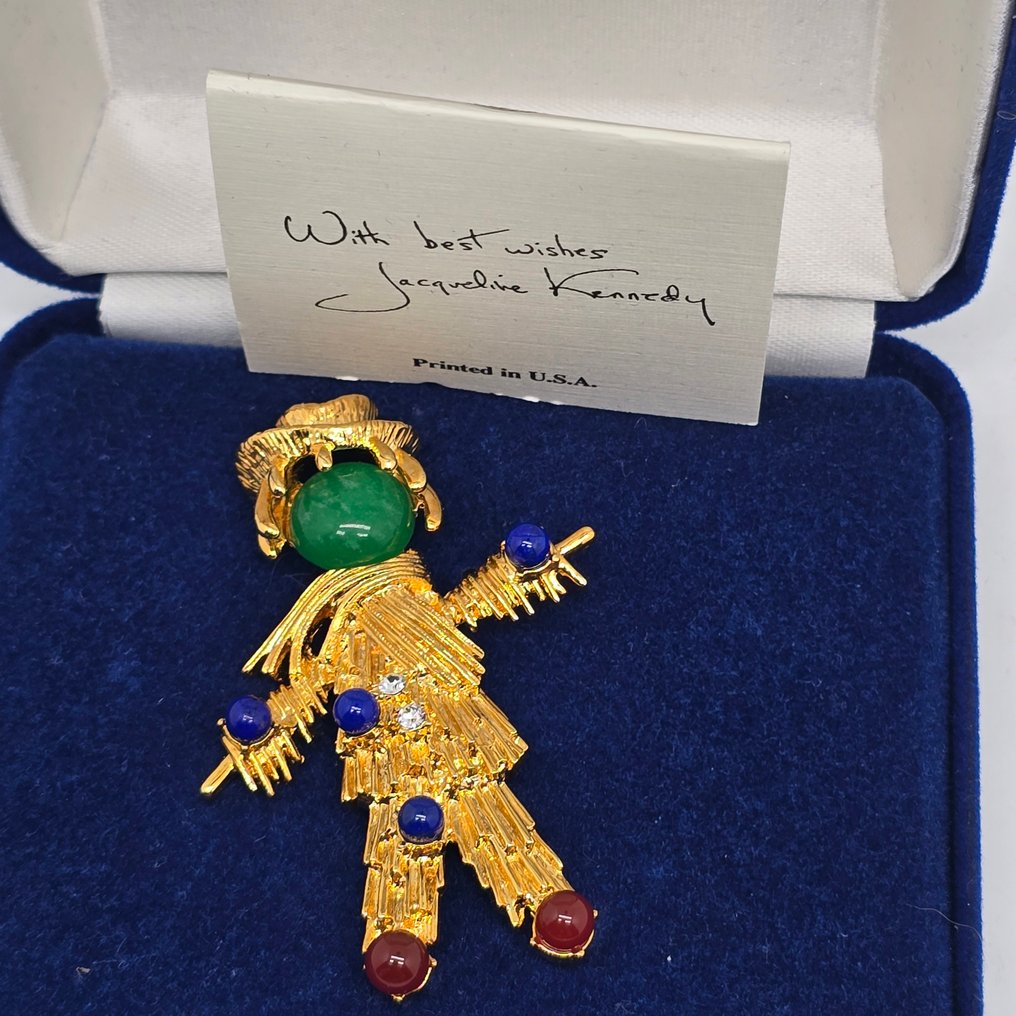 Camrose & Kross - Täsmälleen sama kopio Scarecrow-rintaneulasta, jonka Jackie käytti, katso kuva. - Rintaneula - Scarecrow #2.1