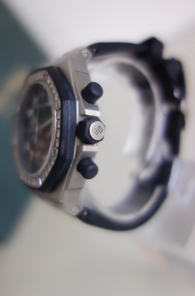 Audemars Piguet - Royal Oak Offshore - 26048SK.ZZ.D002CA.01 - Női - 2011 #3.2