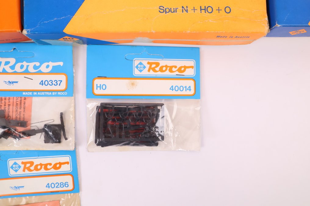 Roco H0 - 40326/4621/04490S etc. - Model train (22) - Large package with couplings, coupling shafts, and other accessories. #3.2