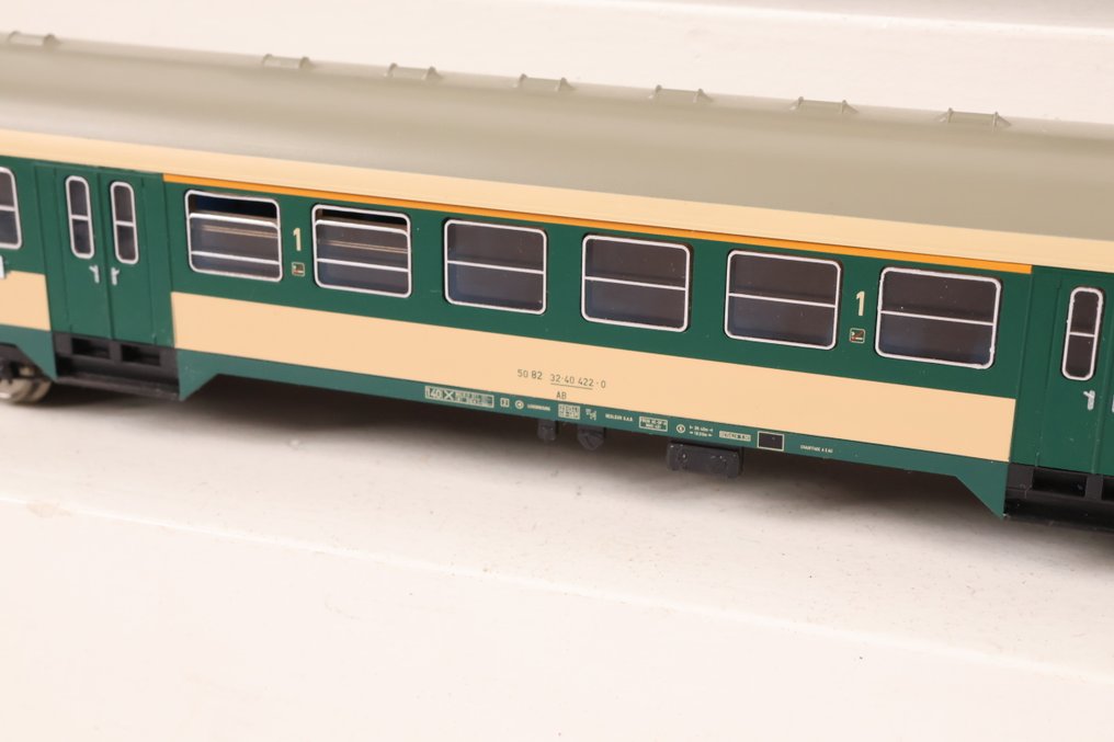 Roco H0轨 - 模型火车客运车厢 (3) - 三节客车 - CFL #3.2