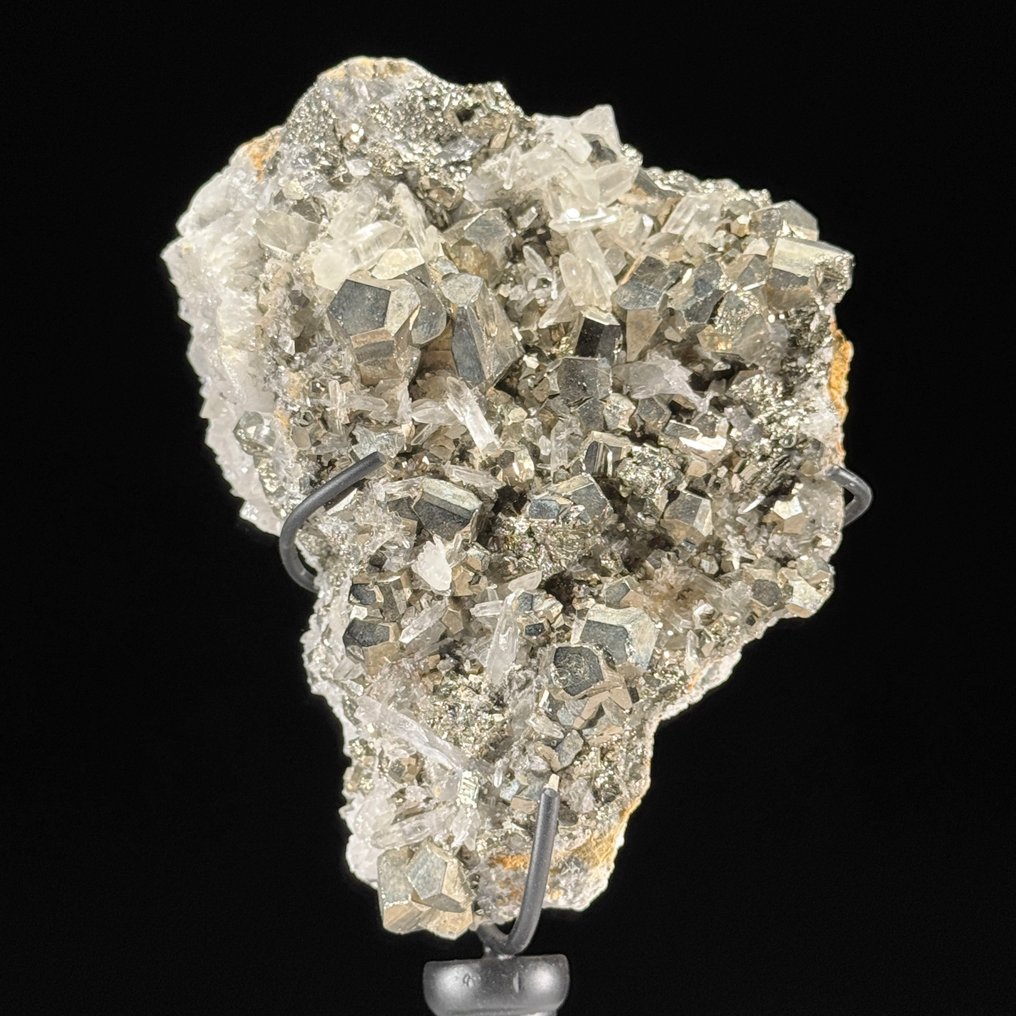 NO RESERVE PRICE - Wonderful Pair of Pyrite & Calcite Crystal Cluster on custom stands- Crystal cluster- 3700 g - (2) #2.1