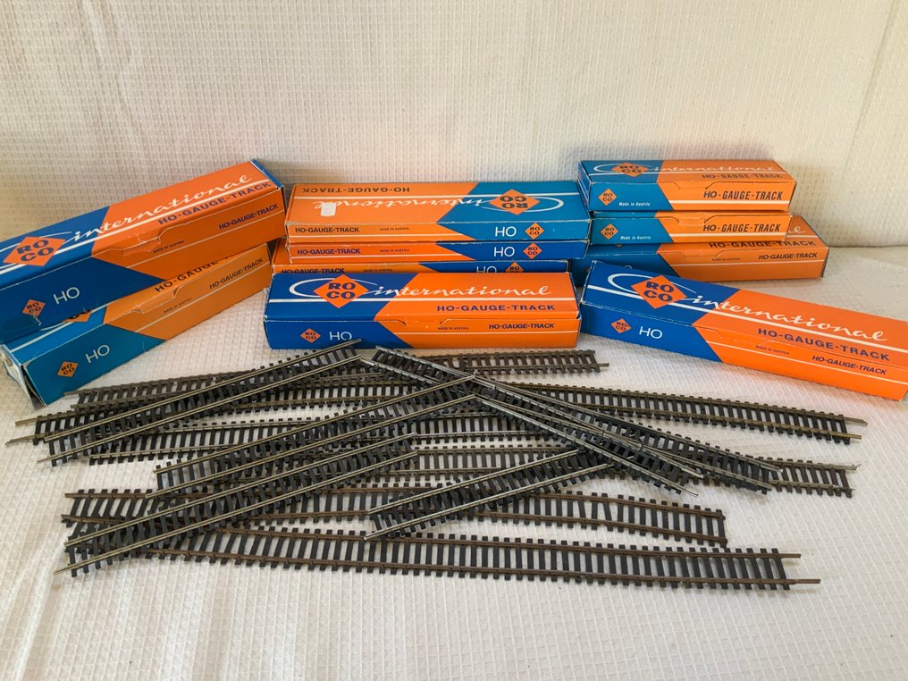 Roco H0 - Diversen - Model train tracks (108) - 107 pieces of rails and switches #1.0