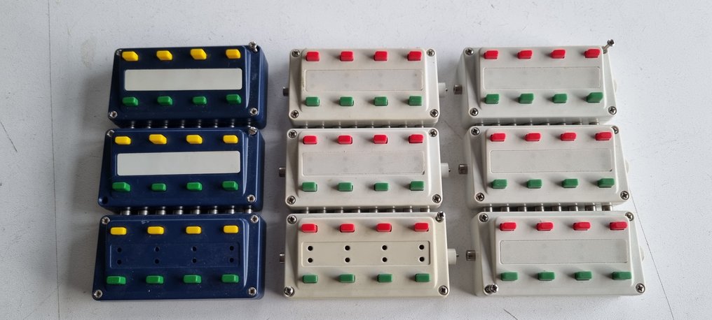 Märklin H0 - Märklin 72720 Schakelpaneel + Marklin 70739 Schakelbord voor insteekverbindingen met 2,6 mm. - Modelltog kontrollenhet (9) #1.0