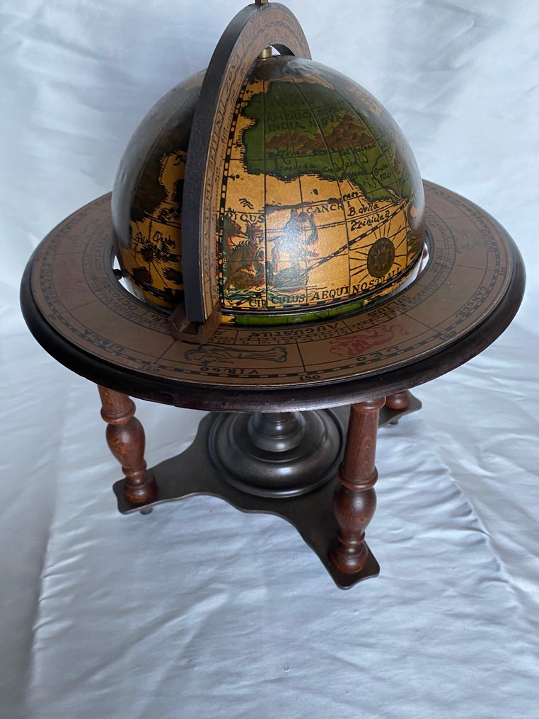 Globe - 1960-1970 #2.1