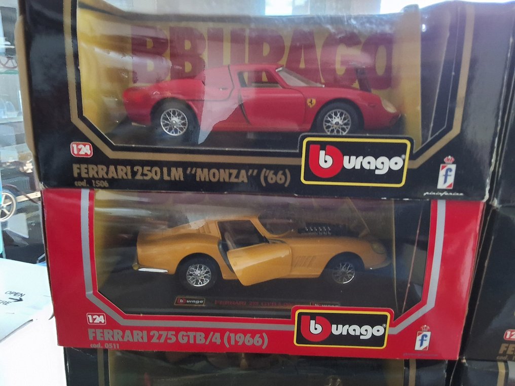 Burago 1:24 - Modelbil (8) - Ferrari collectie (diverse modellen) - i original æske 1:24 #1.0