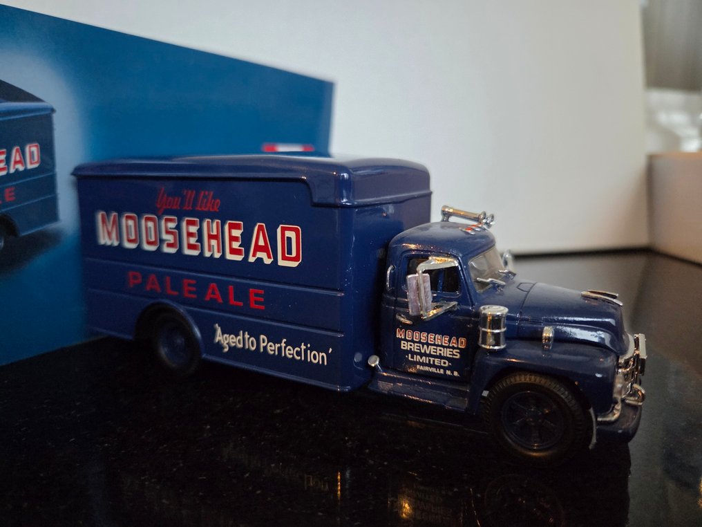 Corgi 1:50 - 模型汽车 - Diamond T620 Box Van - Moosehead - 限量版 加拿大系列 III #1.0