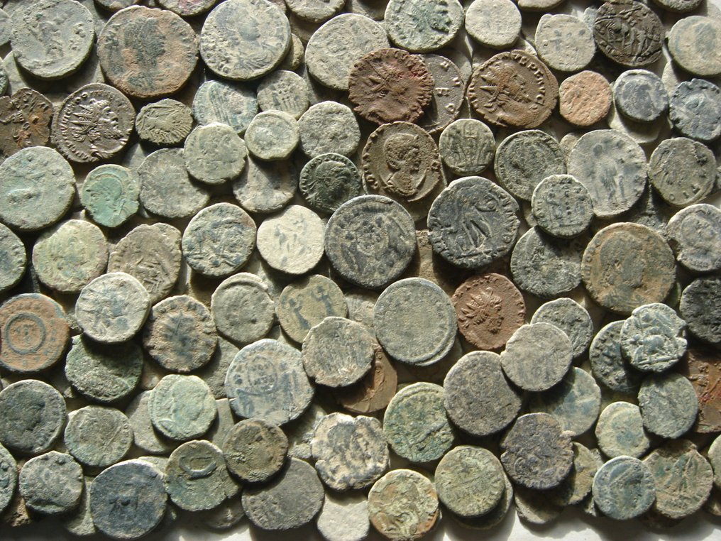 罗马帝国 Lot of 150 Roman Imperial bronze coins. Mostly minted in the III-IV centuries A.D.  (没有保留价) #1.0