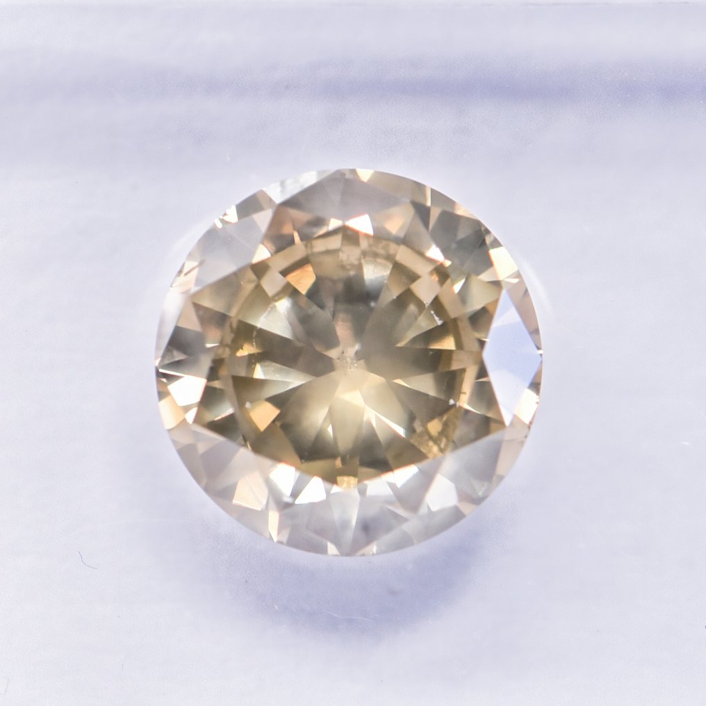 χωρίς τιμή ασφαλείας - 1 pcs Διαμάντι (Φυσικού χρώματος) - 1.75 ct - Στρογγυλό - Fancy Καφετί, Πρασινωπό Κίτρινο - SI2 - International Gemological Institute (IGI) - ΒΓ #3.2