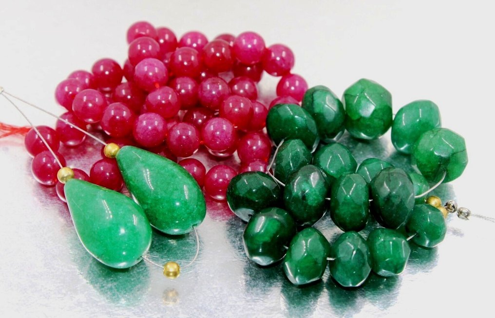 70 Ruby und Emerald, wirklich schöne handgefertigte runde, facettierte und Tropfen-Perlen, 542 Schmuck- 108.4 g #4.3