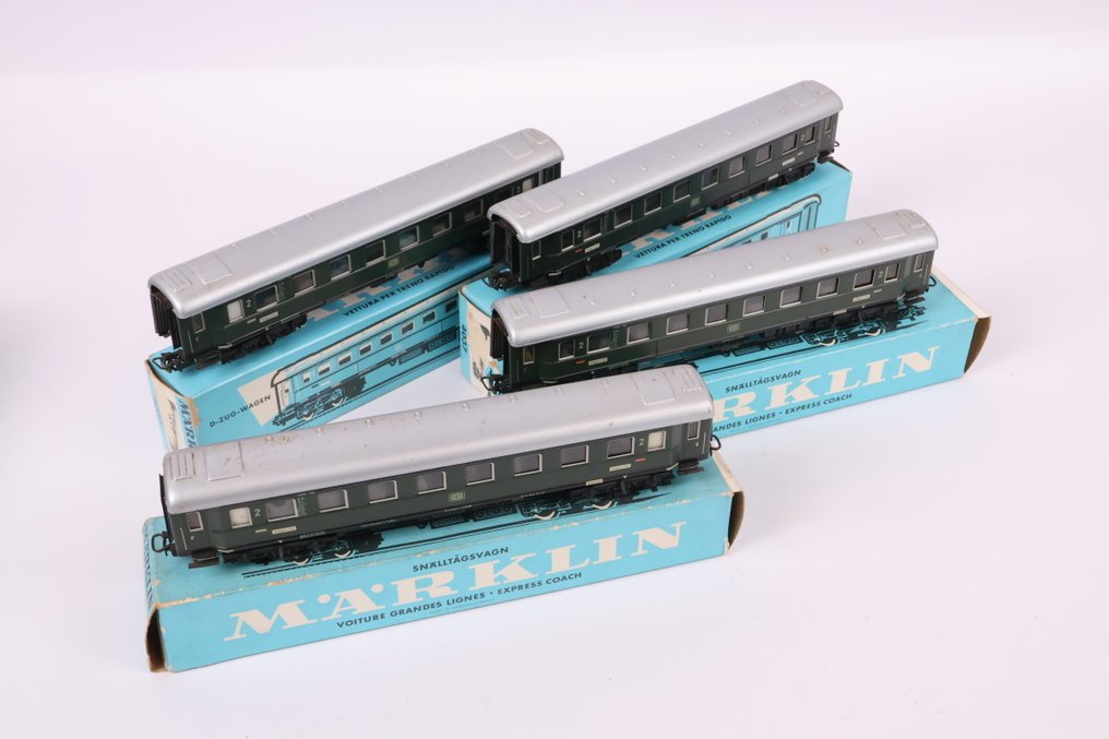 Märklin H0 - 4037 - Model train passenger carriage (4) - Four second class passenger carriages - DB #1.0