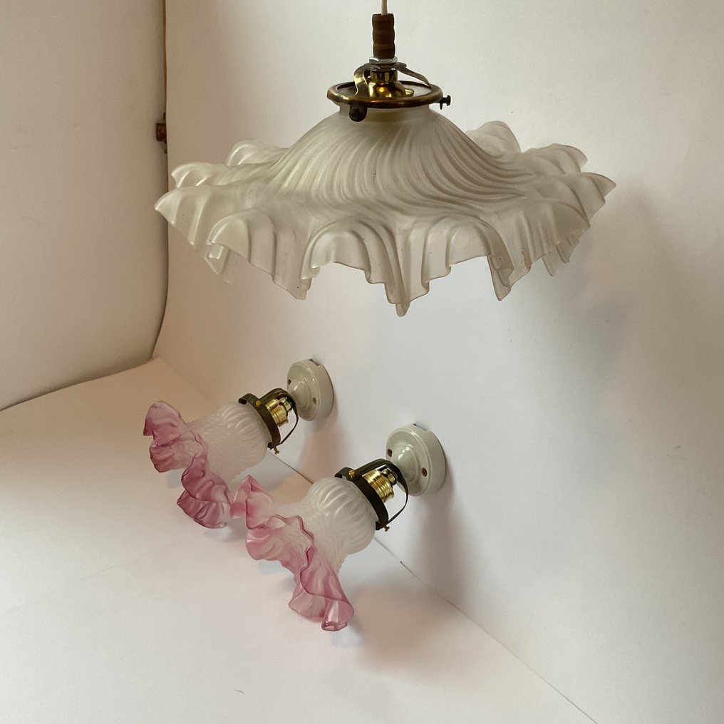 灯具 (3) - 新艺术风格吊灯及两盏新艺术风格壁灯 - 法国 - 古董 - 玻璃, 金属, 黄铜, 瓷 #1.0