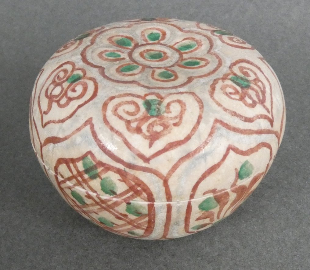 Jiajing (1522-1566) - 盒子 - 水仙、波浪与花卉镶板——多叶盒——釉下蓝色、釉上红色和绿色 - 瓷 - 盒子与盖子 #4.3