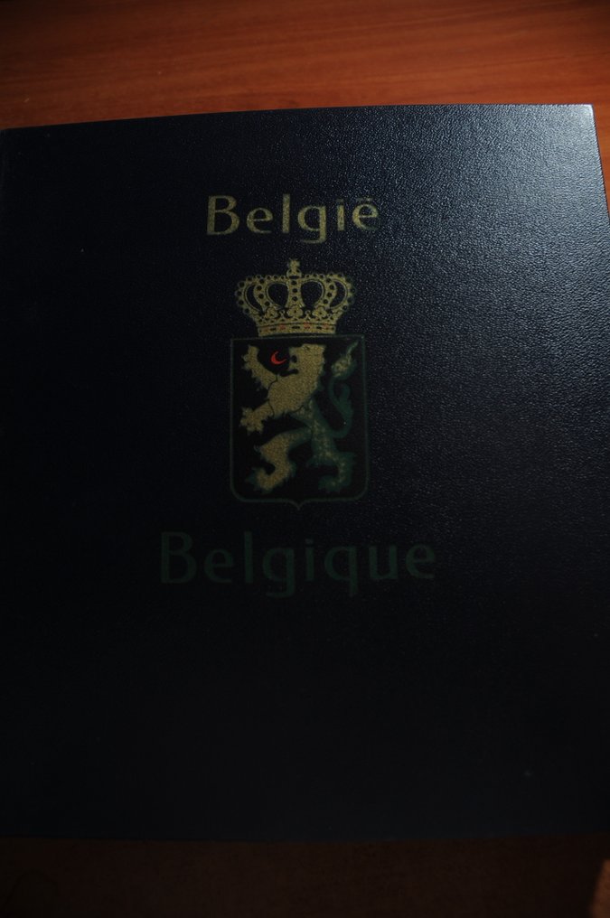 Βέλγιο  - Συλλογή σε 2 άλμπουμ DAVO, όπου 1x DAVO πολυτελής με κασέτα. #1.0