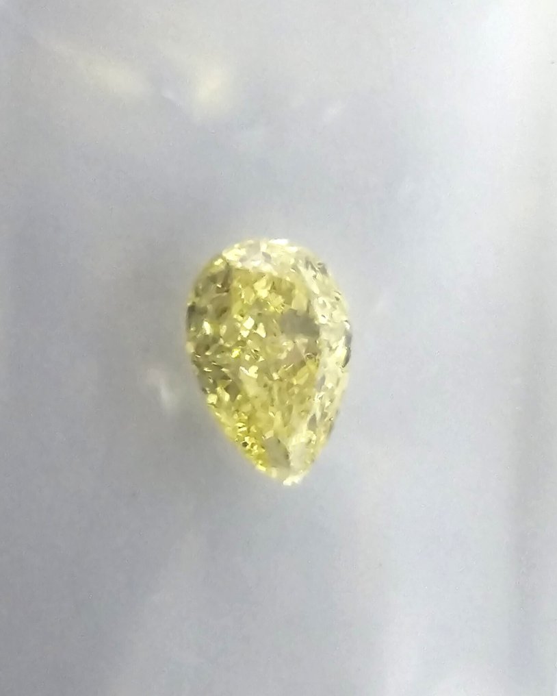 没有保留价 - 1 pcs 钻石  (天然)  - 0.31 ct - 梨形 - SI2 微内含二级 - 国际宝石研究院（IGI） - 华丽浓烈的黄色 #3.2